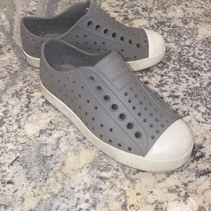 Native Toddler Size 10 Gray